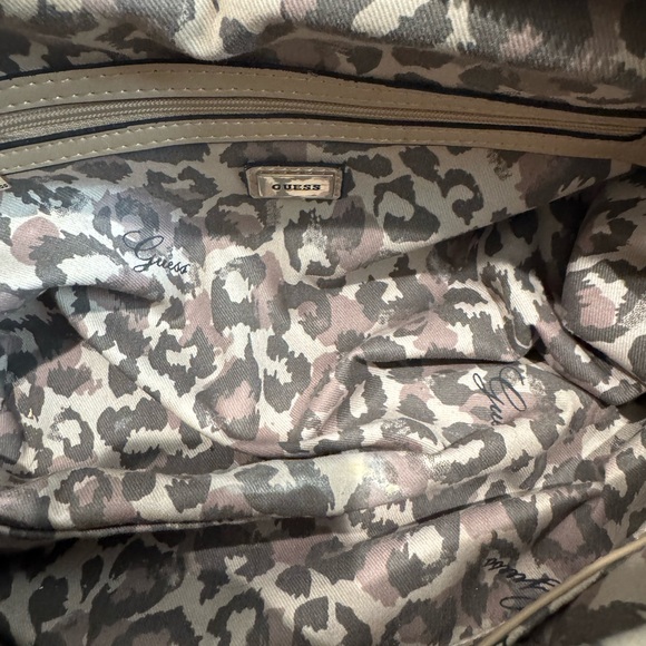 GUESS Confidential Chain Retro Satchel bag GREAT CONDITION